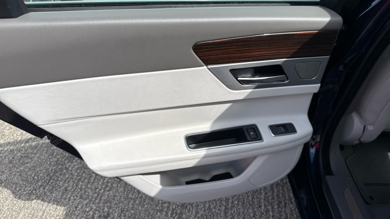 Jaguar XF 2.0i [300] Portfolio 5dr Auto AWD Petrol Estate